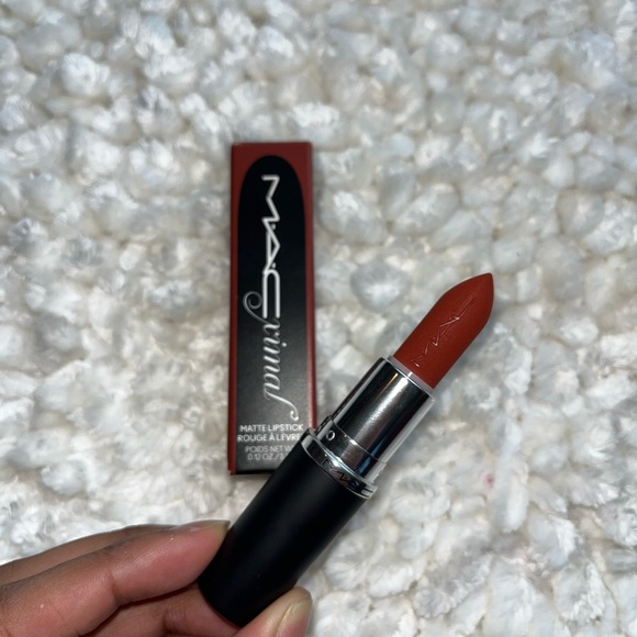 MAC Cosmetics Matte Lipstick - Rich Brown - Picture 2 of 6
